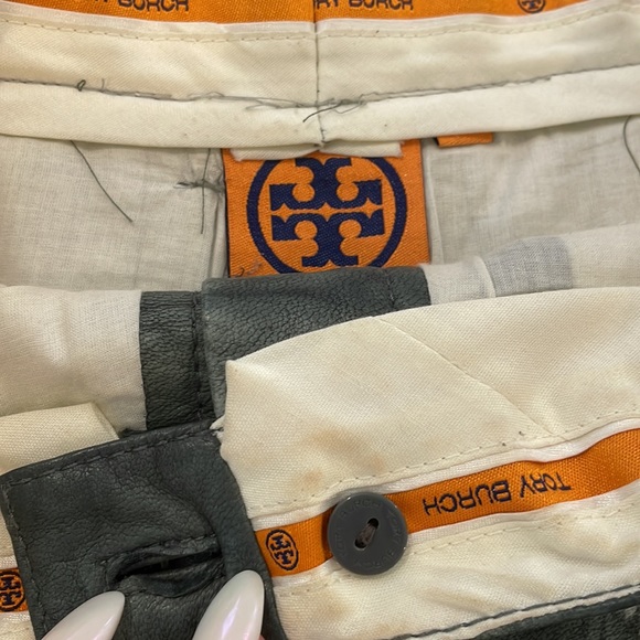 TORY BURCH LEATHER tie-dye dark grey and ivory low-rise shorts. - Picture 2 of 5